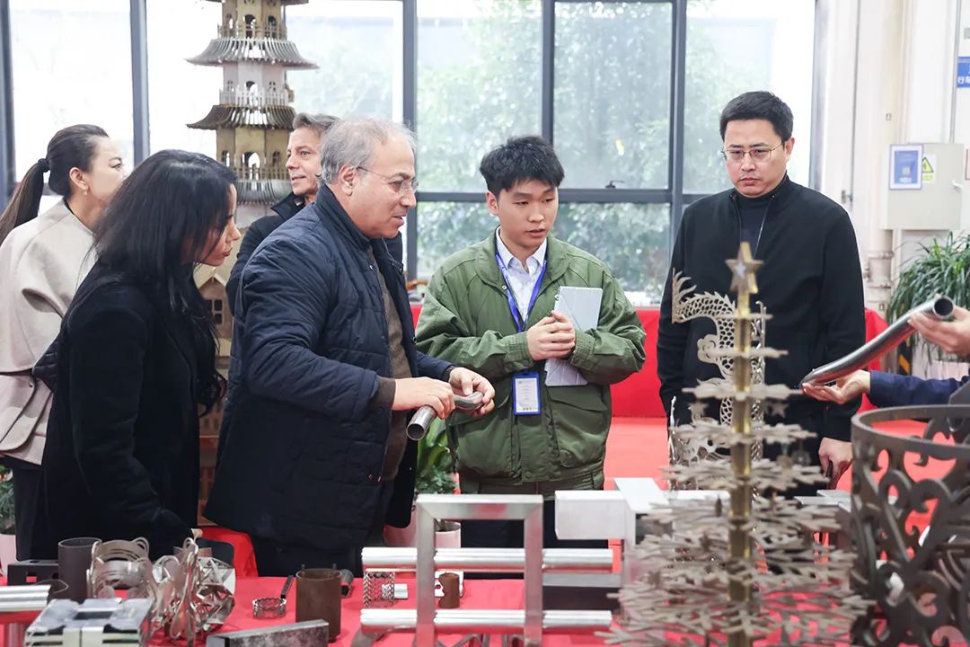 歐委會駐德國首席代表劉靜文攜海外客戶蒞臨迅鐳激光參觀考察！(圖5)