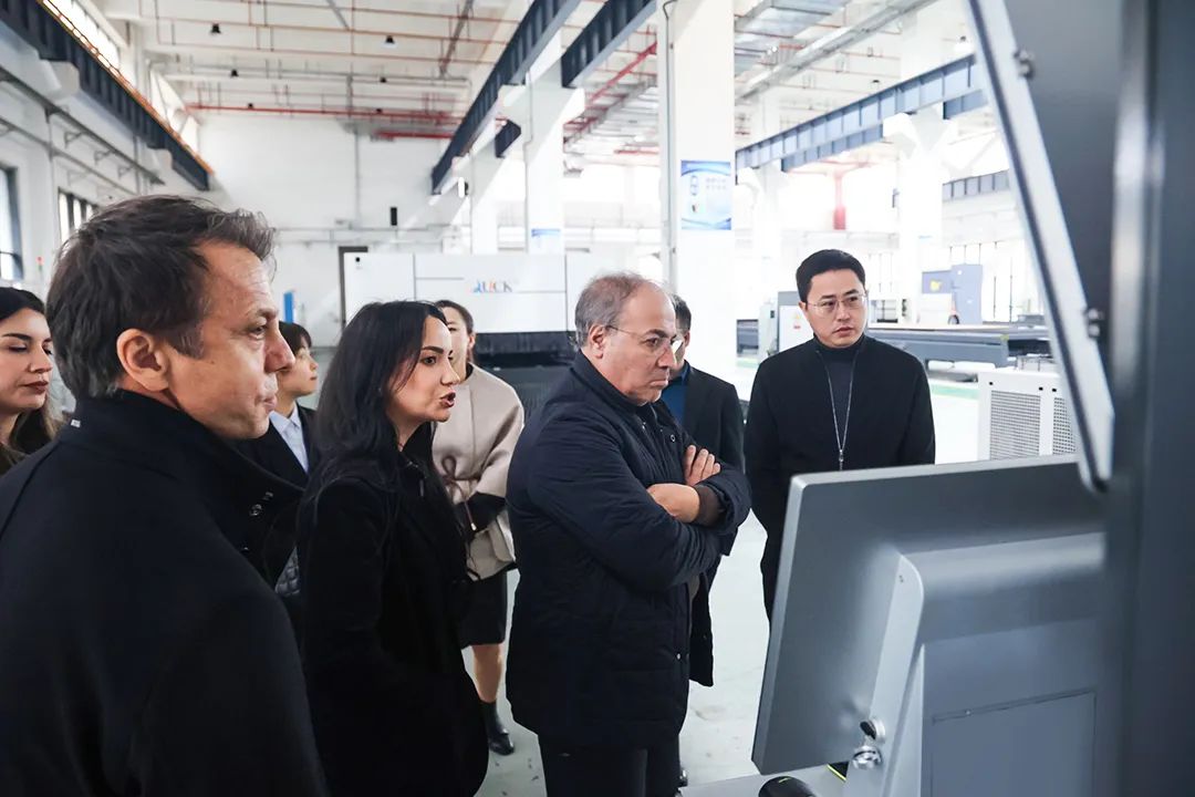 歐委會駐德國首席代表劉靜文攜海外客戶蒞臨迅鐳激光參觀考察！(圖7)