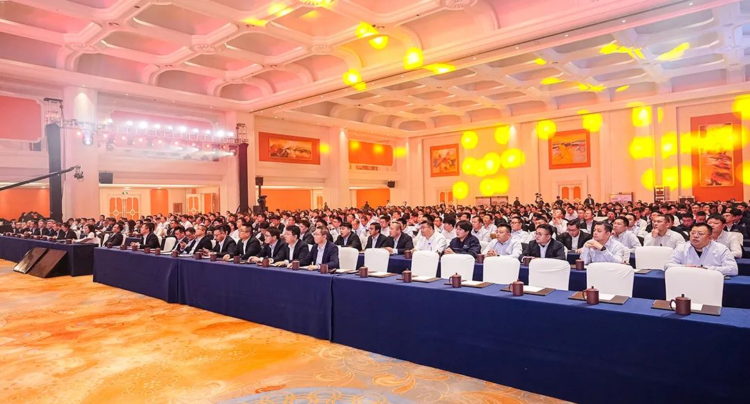 靈蟒賀歲，華章共啟 | 迅鐳激光2024年度工作總結(jié)會(huì)議暨年終盛典圓滿舉行！(圖2)